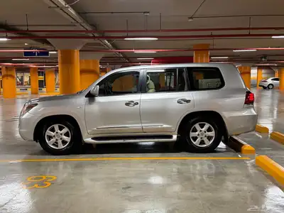جيب لكزس LX 570 2010 3