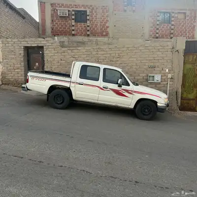 هايلكس 2000 8