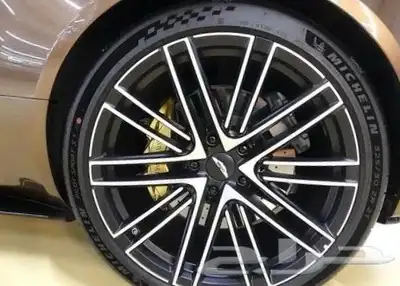 Aston Martin DB124.0 V8 Bolante 17
