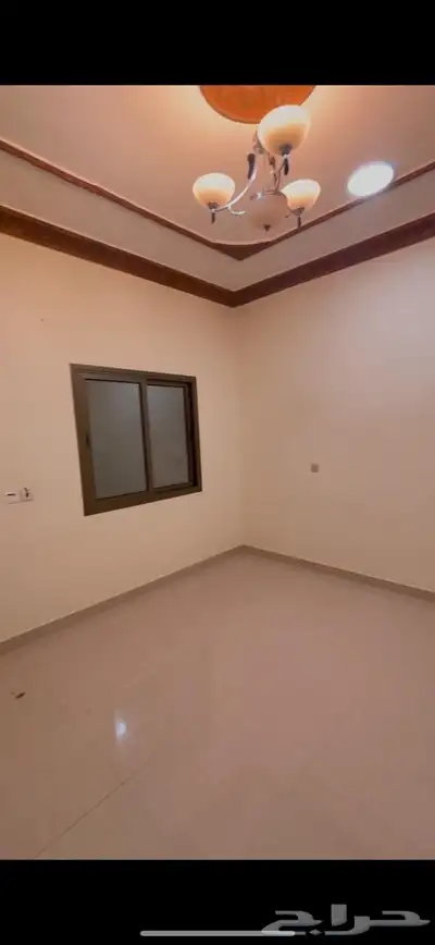 شقه للايجار حي الضاحيه 5