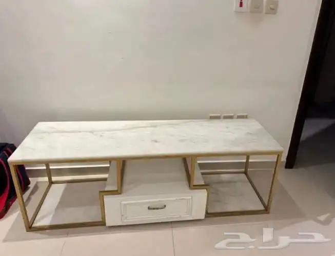 طاولة تلفزيون 0