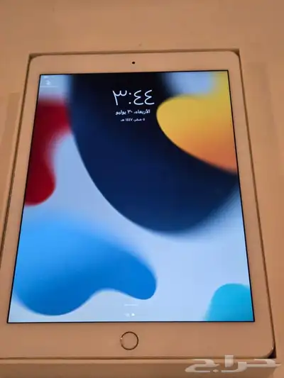 ايباد إير للبيع لون ذهبي الاستخدام فقط 6اشهر جديد (16GB) 2