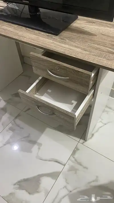 طاولة مكتب 1