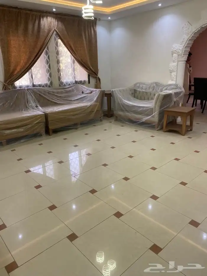 للايجار شقه خمس غرف جده حي السلامه 8