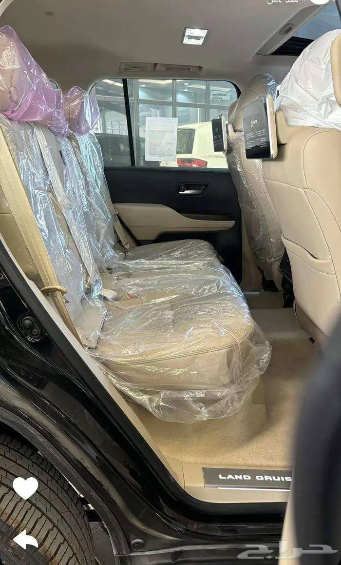 تويوتا لاند كروزر GXR L4 كاميرات اسود سعودي 2025 - 339000 3