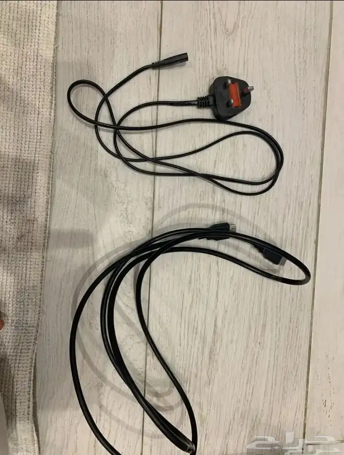 سوني فور نظيف و ملحقاته كلها ب 680 3