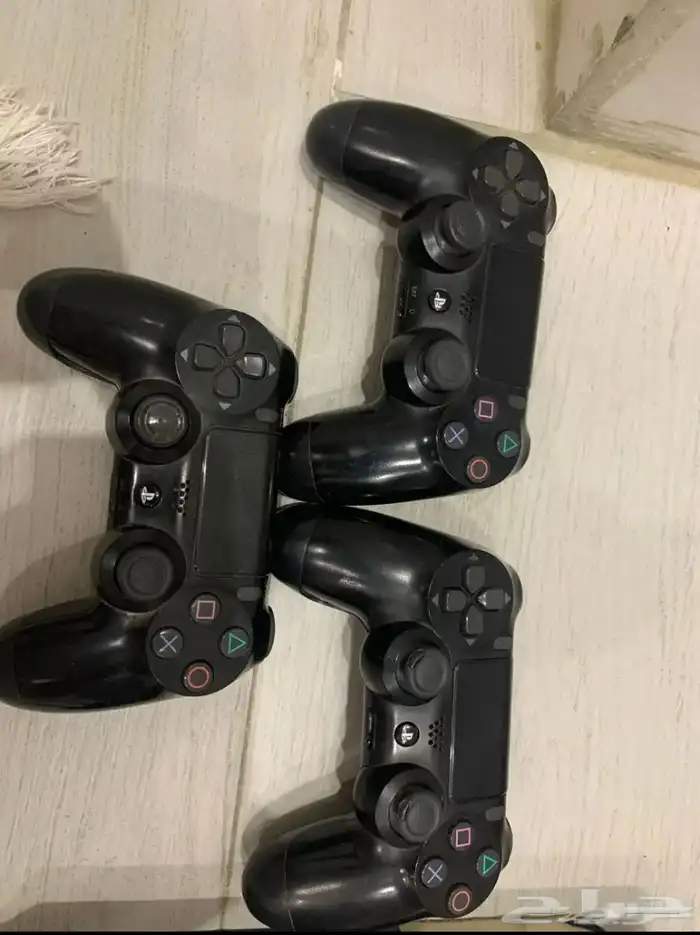 سوني فور نظيف و ملحقاته كلها ب 680 1