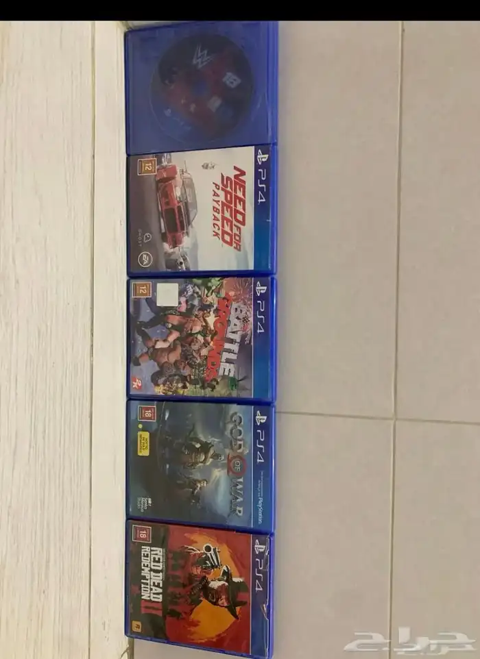 سوني فور نظيف و ملحقاته كلها ب 680 2