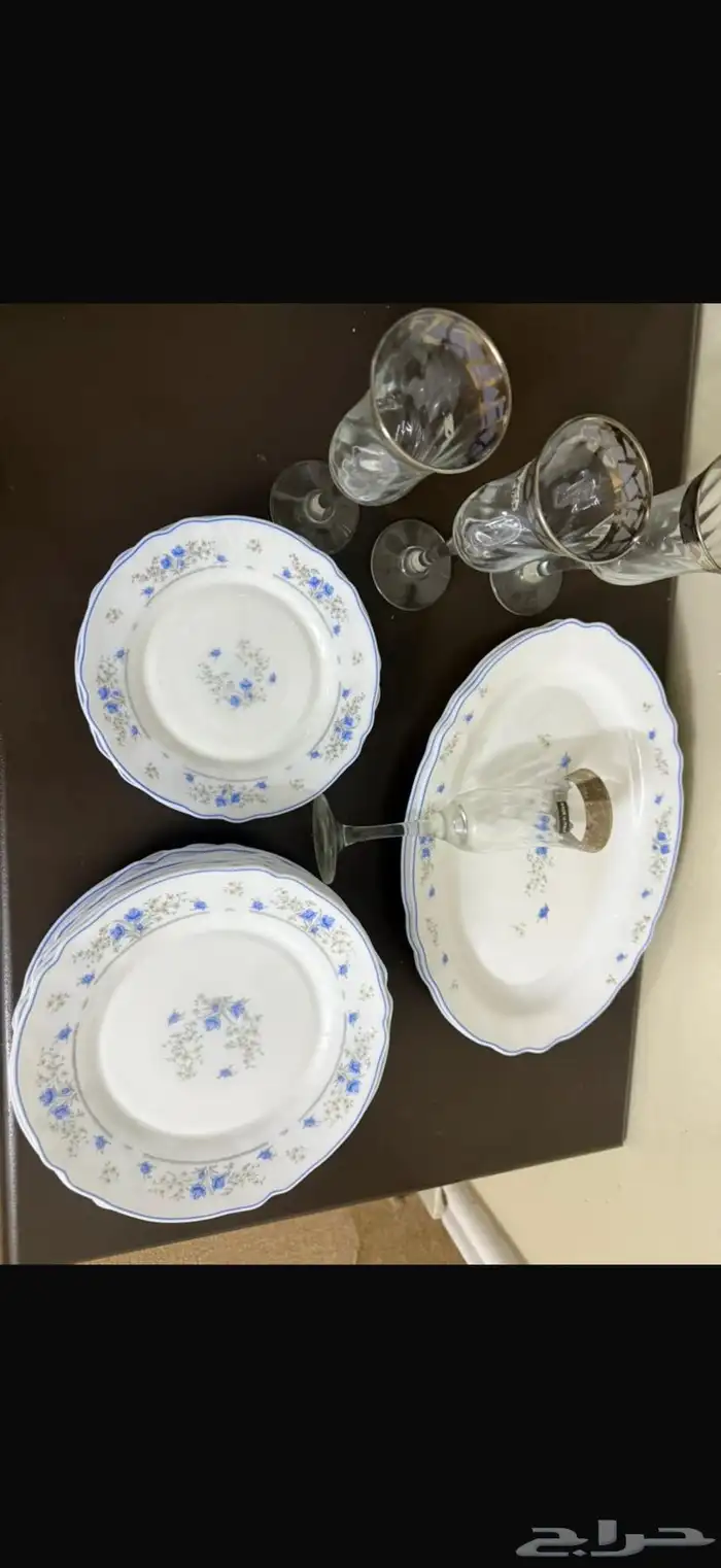 صحون و كاسات و مكنسة 2