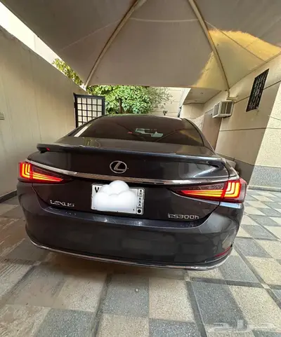 لكزس ES300 هايبرد 8