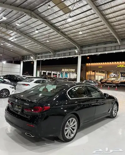 بي ام دبليو 2023 520 3