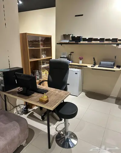 للبيع اثاث و اغراض مكتب خدمات 5