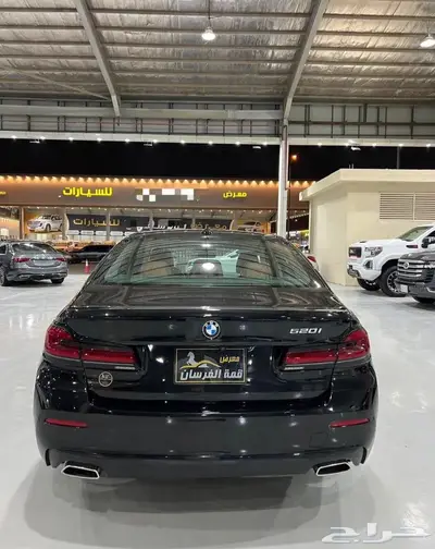 بي ام دبليو 2023 520 5