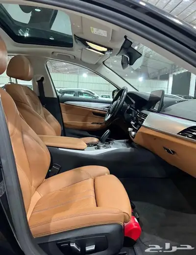 بي ام دبليو 2023 520 7
