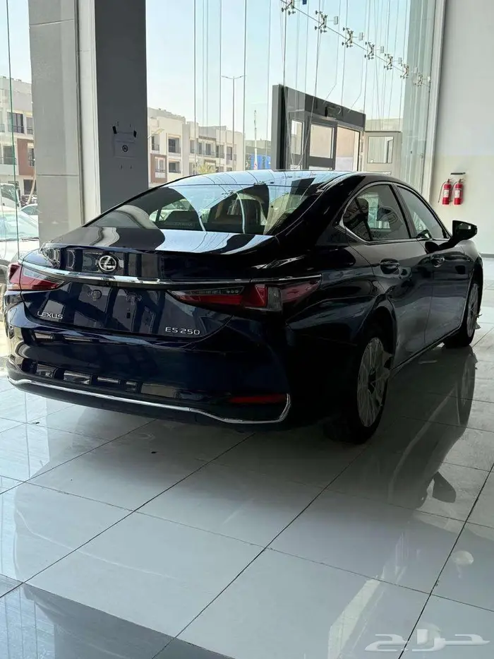 لكزس ES 250 استاندر 2025 4