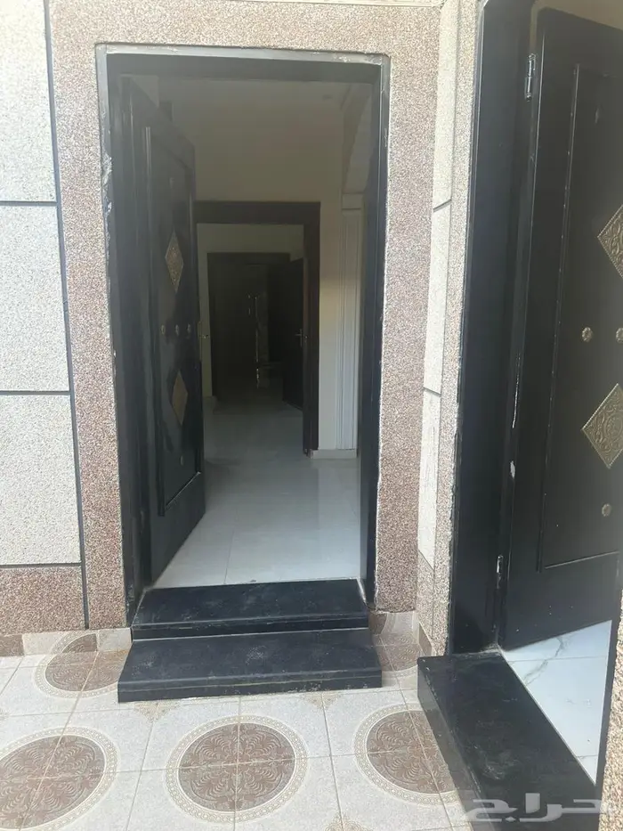 للايجار فيلا درج داخلي في حي الجنادرية   عرض رقم H1176 5