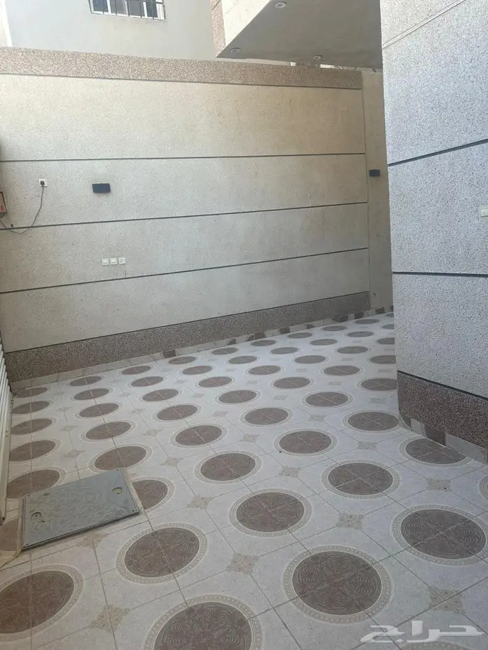 للايجار فيلا درج داخلي في حي الجنادرية   عرض رقم H1176 6