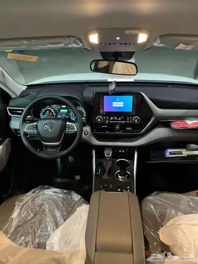 تويوتا هايلاندر GLE ابيض 2025 5