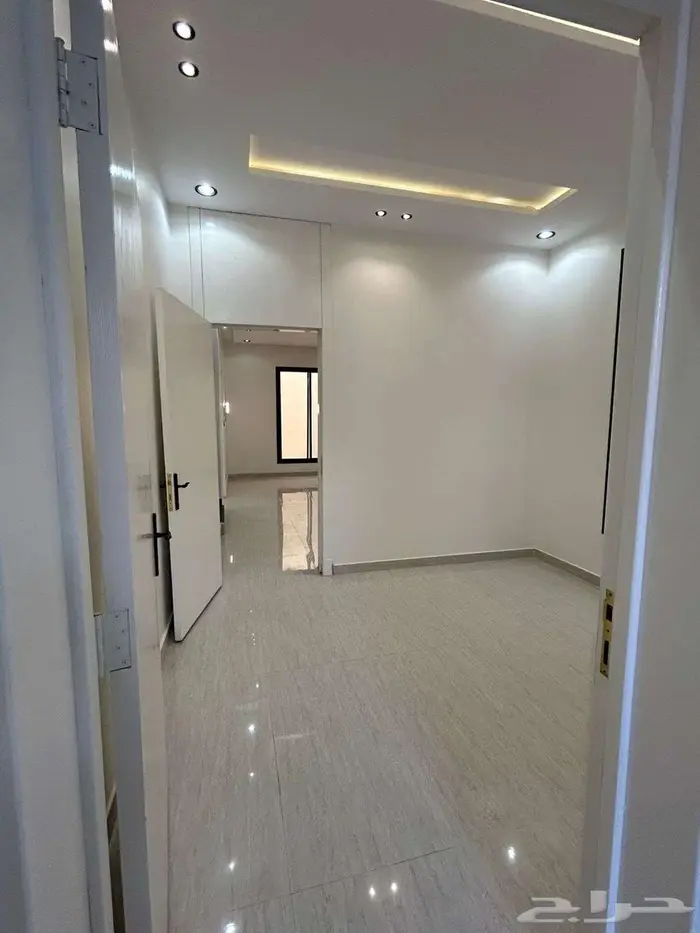فلة جديدة للايجار في الرياض حي طويق 12