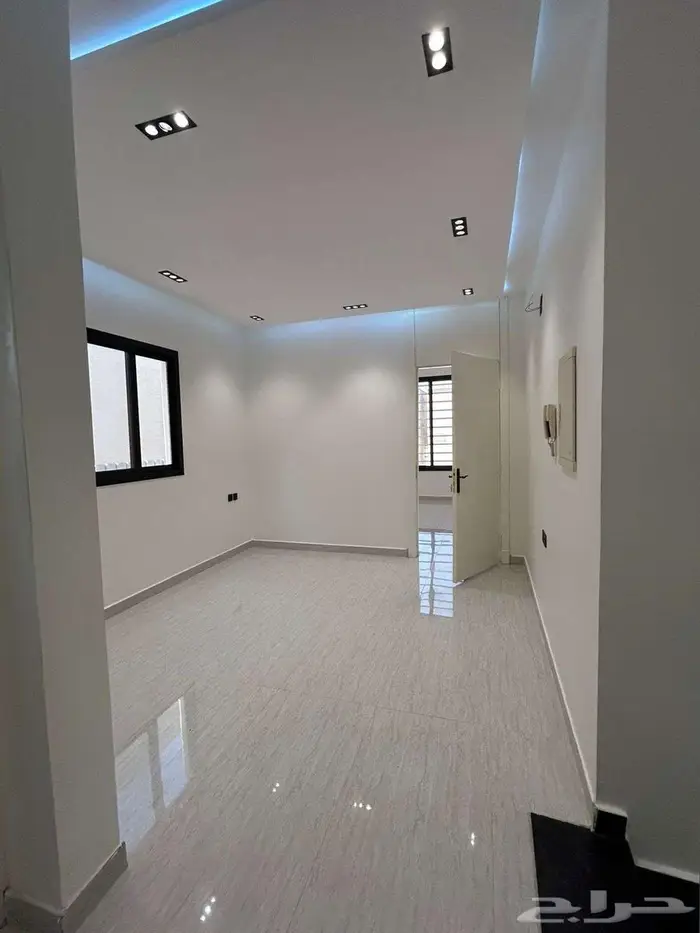 فلة جديدة للايجار في الرياض حي طويق 23