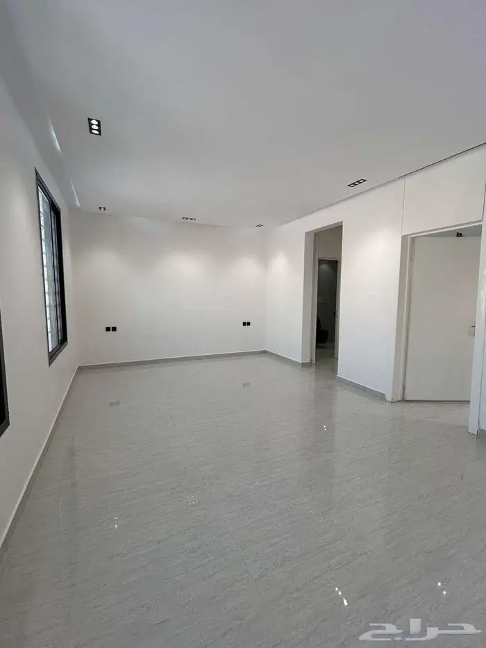 فلة جديدة للايجار في الرياض حي طويق 5