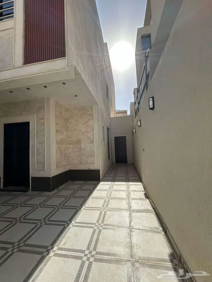 فلة جديدة للايجار في الرياض حي طويق 15