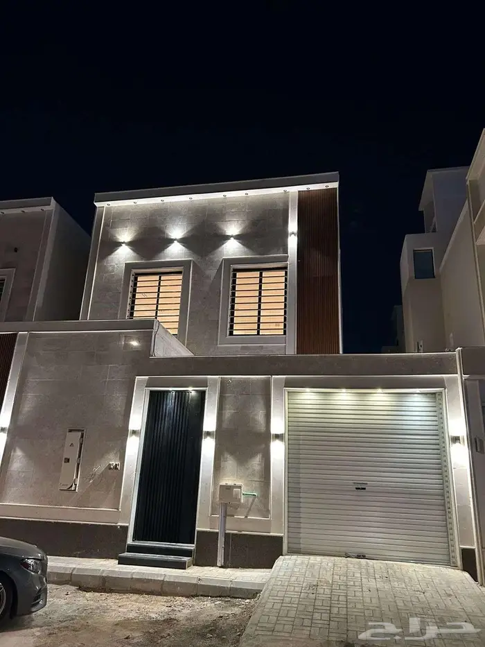 فلة جديدة للايجار في الرياض حي طويق 16