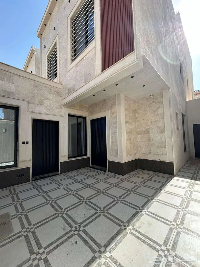 فلة جديدة للايجار في الرياض حي طويق 25