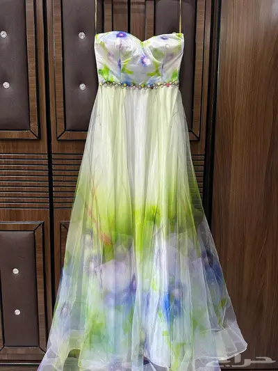 Vevery nice dresses are available in SALE 7