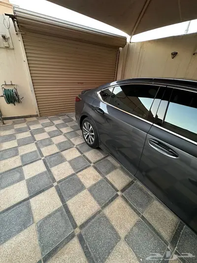 لكزس ES300 هايبرد 3