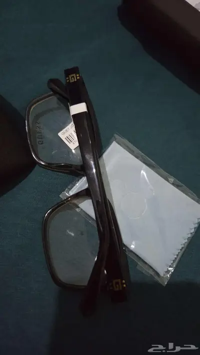 نظارات طبية ماركة Guess 4
