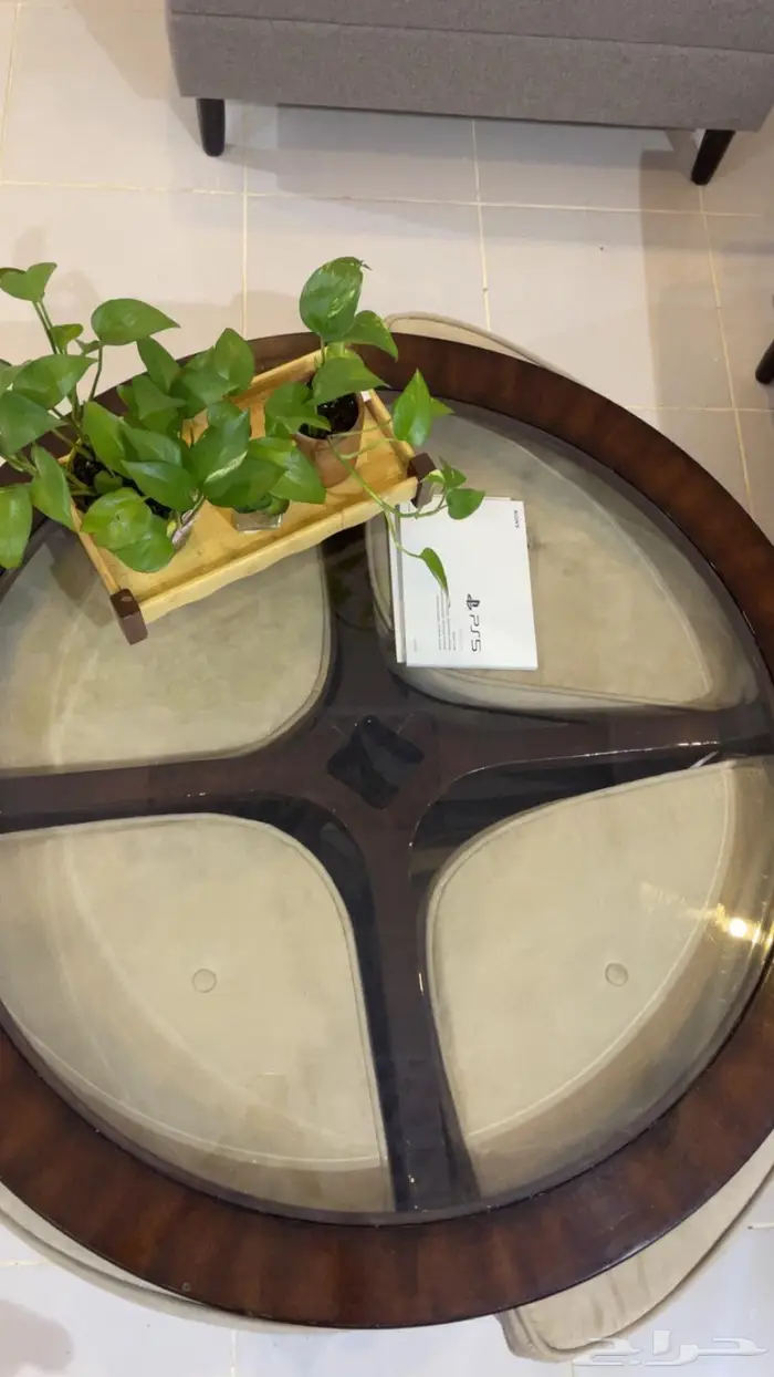 طاولة قهوة مع 4 كراسي صغيرة من هوم سنتر 0