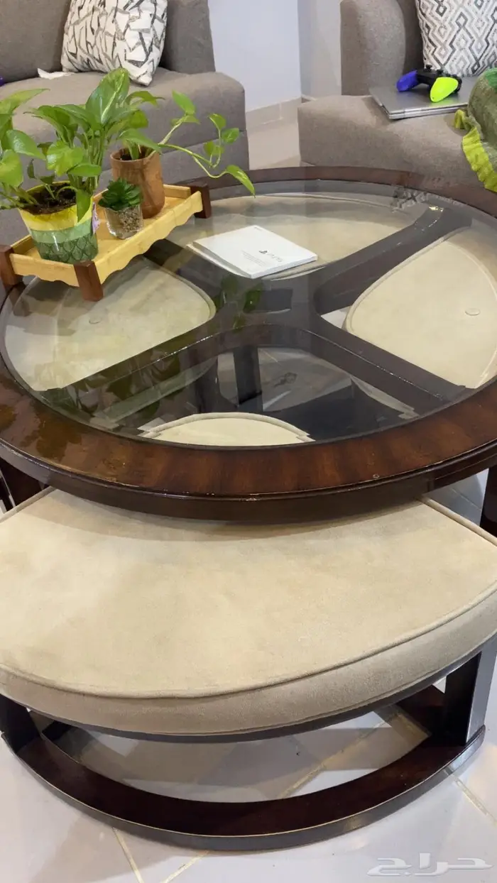 طاولة قهوة مع 4 كراسي صغيرة من هوم سنتر 1