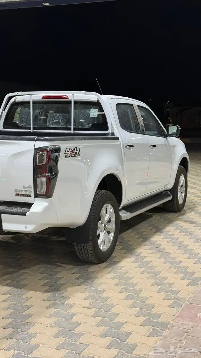 ايسوزو ديماكس غمارتين توماتيك LX موديل 2024 لوحات صادره 3