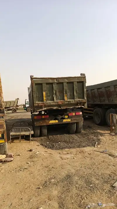 للبيع عدد 2 صندوق قلاب 2