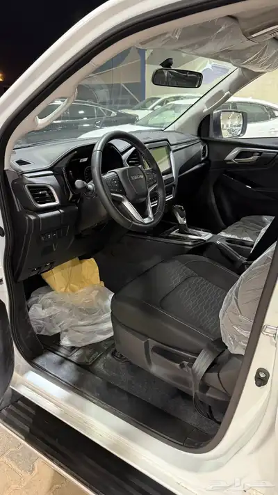 ايسوزو ديماكس غمارتين توماتيك LX موديل 2024 لوحات صادره 5
