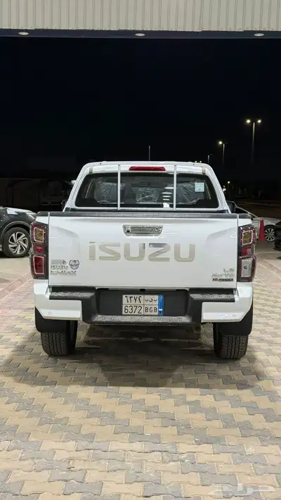 ايسوزو ديماكس غمارتين توماتيك LX موديل 2024 لوحات صادره 12