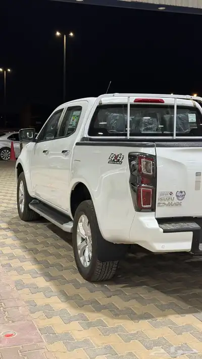 ايسوزو ديماكس غمارتين توماتيك LX موديل 2024 لوحات صادره 11