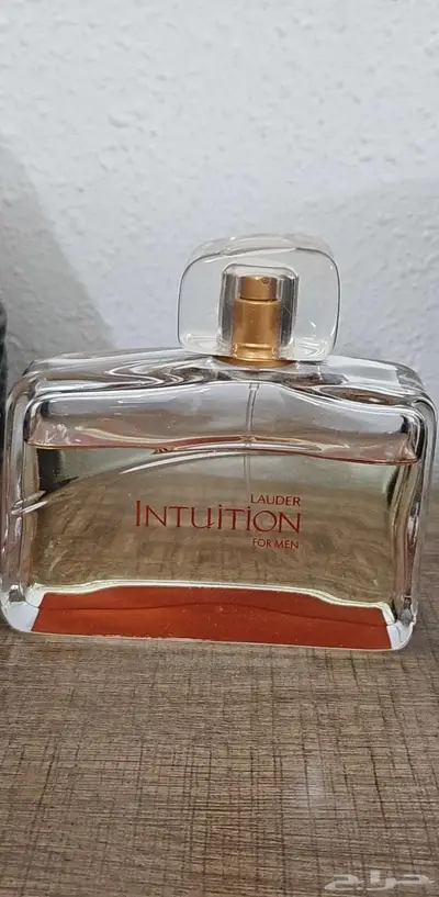 مجموعة عطور شبه جديدة للبيع  1