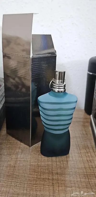 مجموعة عطور شبه جديدة للبيع  5