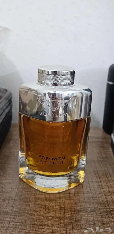 مجموعة عطور شبه جديدة للبيع  6