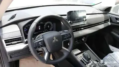 متسوبيشي اوتلاندر نص فل   فل كامل موديل 2025 كاش   اقساط 3