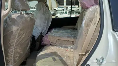 لاندكروزر GXR L2 بنزين 2025 9
