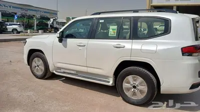 لاندكروزر GXR L2 بنزين 2025 3