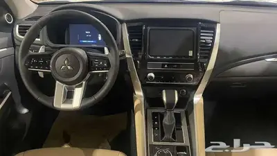 ميتسوبيشي مونتيرو فل بريميوم موديل 2025 بنزين 8