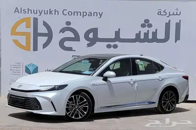 تويوتا كامري LE هايبرد فحة بانوراما - 2025 2