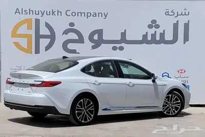 تويوتا كامري LE هايبرد فحة بانوراما - 2025 3