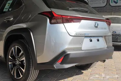 لكزس - UX 300 - CH - هايبرد - فل كامل - خليجي - 2025 5