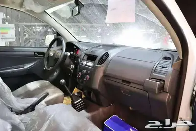 ايسوزو D-Max غمارة موديل2025 4
