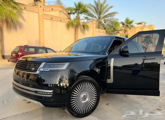 ( تم البيع ) رنج روفر 2023 بحالة الوكالة 2